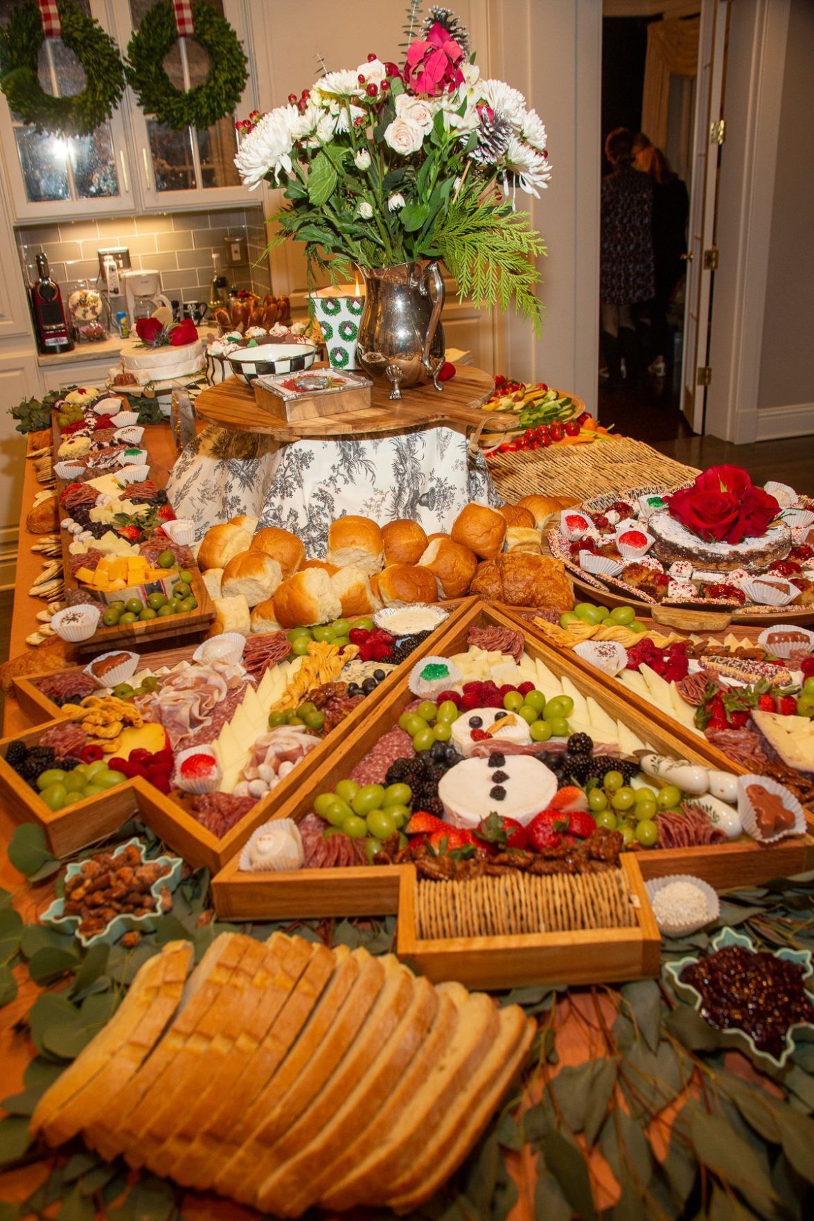 Visitation Academy Mothers' Club's Christmas Open House Cocktail Party